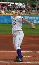 Huskies Win WCWS Opener Vs. DePaul 3-1 Behind Lawrie No-Hitter