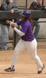 Softball Splits Doubleheader With Stanford