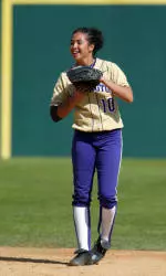 Huskies Close Out Pac-10 Season At Stanford & Cal