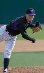 Dawgs Bust Out Bats In 8-3 Win Over USC