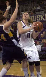 Huskies Host Pepperdine Tuesday Night