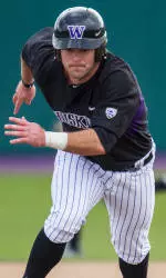 Voth Pitches Dawgs Past Arizona, 2-1