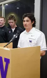 UW Officially Opens Wayne Gittinger Baseball Team Building
