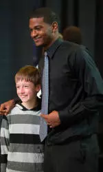 Wilcox Named MVP At UW Men's Basketball Banquet