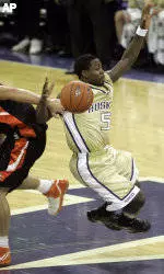 Huskies Defeat Beavers at Home, 91-74