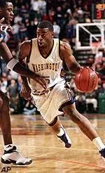 Senior Deon Luton Wins MVP Award at Men's Basketball Banquet