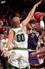 Men's Hoops Uses Second-Half Surge To Beat Oregon, 67-58