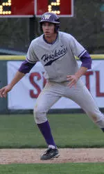 UW Beats SeattleU 11-0 To Win Third Of Four Games