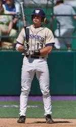 Huskies Coast To 14-5 Win Over Pilots