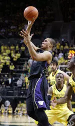 Huskies Rally Hard But Fall 81-76 At No. 16 Oregon