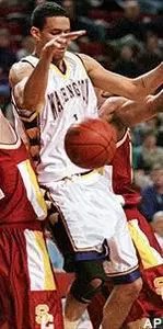 UW Men's Hoop Squad Seeks Success in the Desert