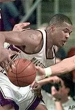 Huskies Fall To Oregon State, 74-57