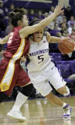 USC Slips Past Washington 70-67