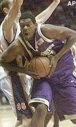 Huskies Fall To Texas-El Paso, 74-62