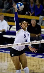 Huskies Drop Pac-12 Opener To #13 USC