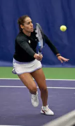 Huskies Sharp In Sweep Of Rainbow Wahine