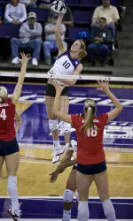 Third-Ranked Huskies Roll Past No. 4 Florida, 3-0