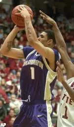 Simmons' Sweet Shooting leads Huskies over Sun Devils