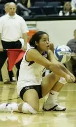 Huskies Sweep Seattle In Early Match