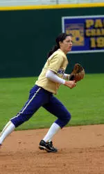 No. 1 UCLA Downs No. 24 UW in Extra Innings, 7-6