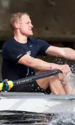 Huskies Welcome Ivy League's Brown To Montlake Cut