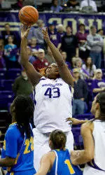 Davis Ties Record As Huskies Advance In Pac-12 Tournament