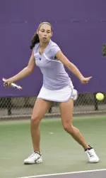 Women's Tennis Roughs Up Cougars, 6-1