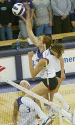 No. 2 Volleyball Out Lasts No. 9 Arizona