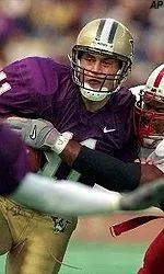 Huskies Keep Rose Bowl Hopes Alive