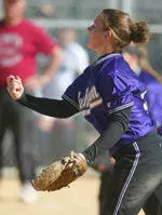 Huskies Fall To Stanford, 6-3