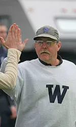 UW Women Vault to No. 4 in Crew Poll