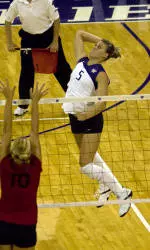 Volleyball Starts Season With Sweep of Montana State