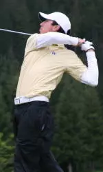 Huskies Take 16 Stroke Lead Into Regional Final