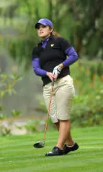 Alvarez Leads Huskies After Day One in Hawai'i