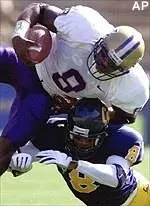 Huskies Win In Thriller, 31-27