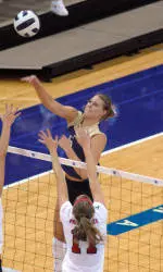 No. 9 Volleyball Drops Heartbreaker to No. 10 Hawai'i, 3-2
