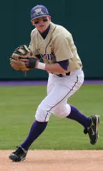 Huskies Fall To Fresno State, 5-4, In Opener