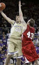 Huskies-Wildcats Clash Saturday in Seattle