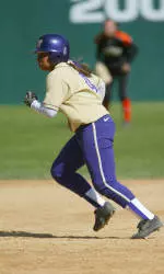 Softball Heads To Palm Springs