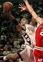 Clark's Late Basket Lifts UW Men to Basketball Victory at Florida International