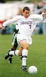 Seniors Go Out in Style in 4-2 Men's Soccer Win