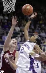 Women's Hoops To Hold Free Youth Clinics