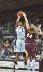 UW Women Win Eighth Straight, Down UCLA 72-67