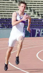 Huskies Send Full Squad To Oregon Relays