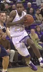 Huskies Downed By Wyoming 92-76
