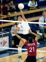 Washington Volleyball Advances To Sweet 16