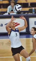 Courtney Thompson Picked as 2005 CVU.com National Setter of the Year