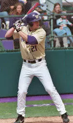 UW Wraps Up Regular Season Vs. Bears