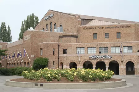 Alaska Airlines Arena- Ext