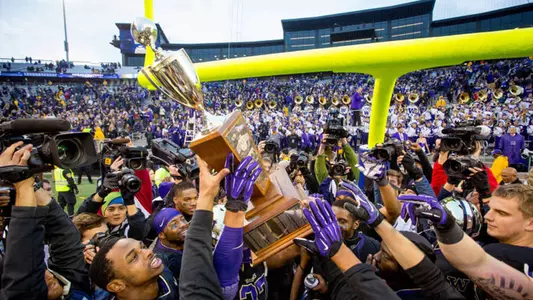 Past Players Provide Apple Cup Inspiration